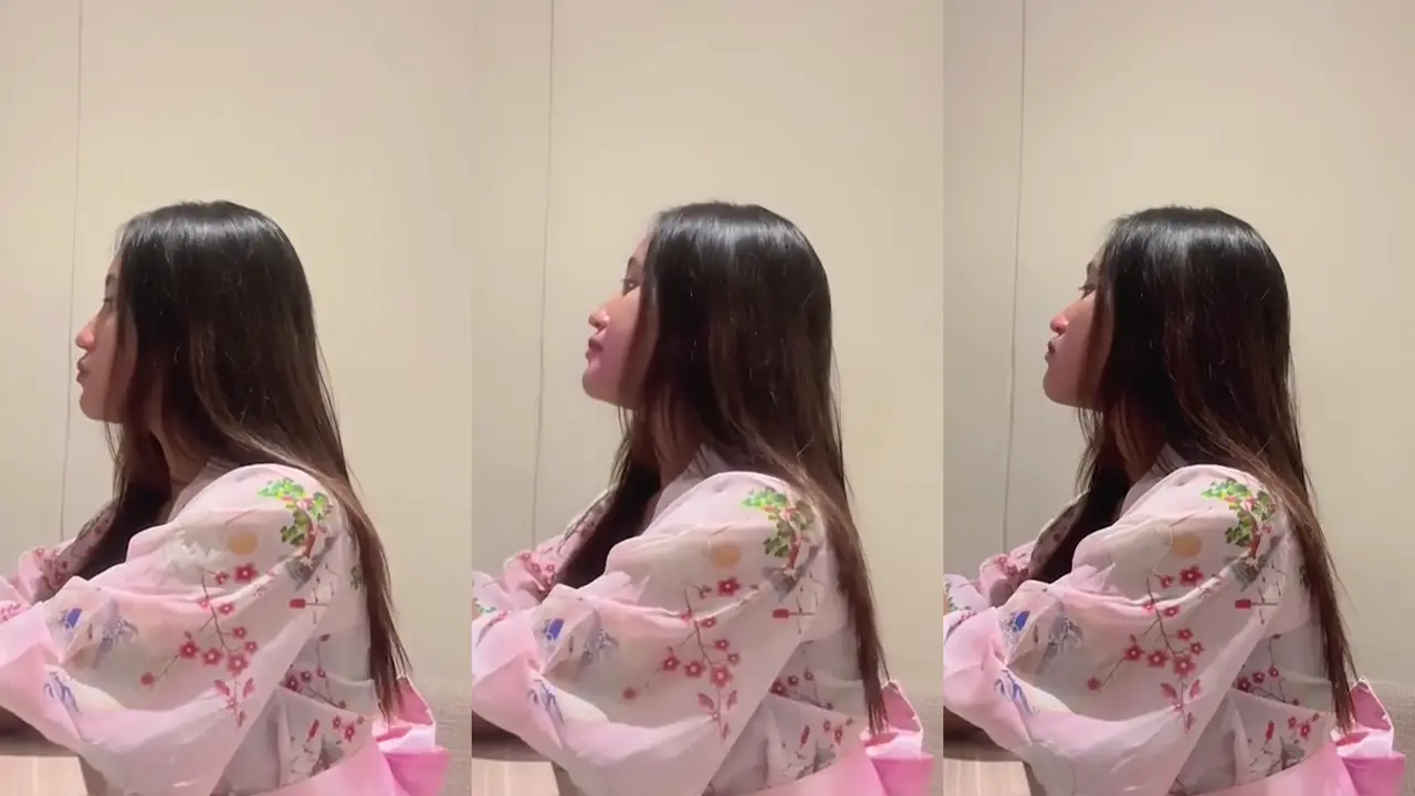 Belahan Dada Becca HOT Teman Bobo Kamu di Instagram   BroBokep